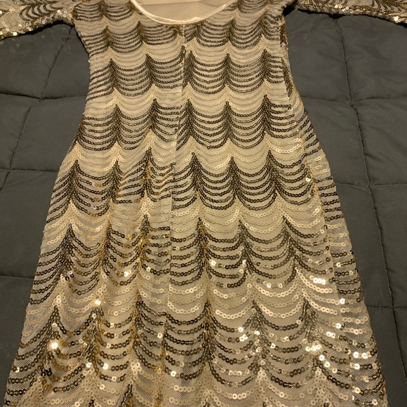 Dress - Picture 3 of 3